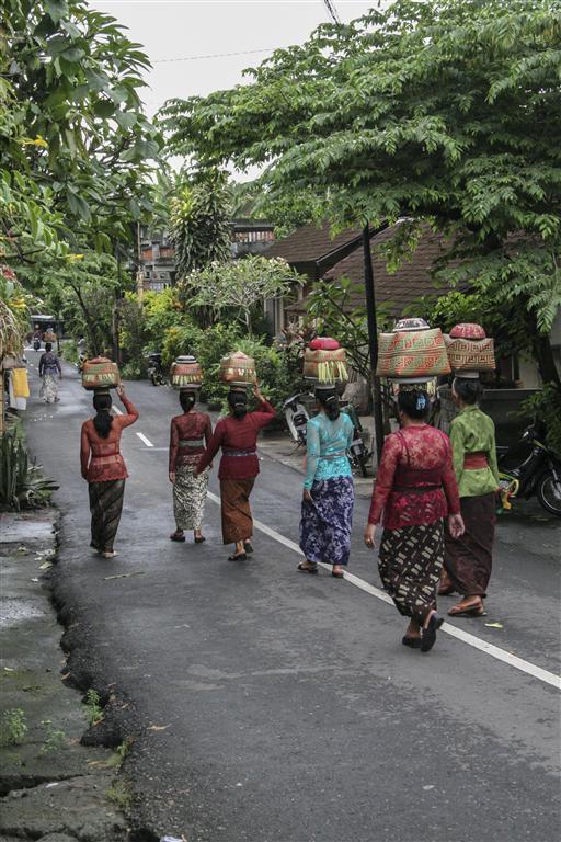 Bali basket carriers